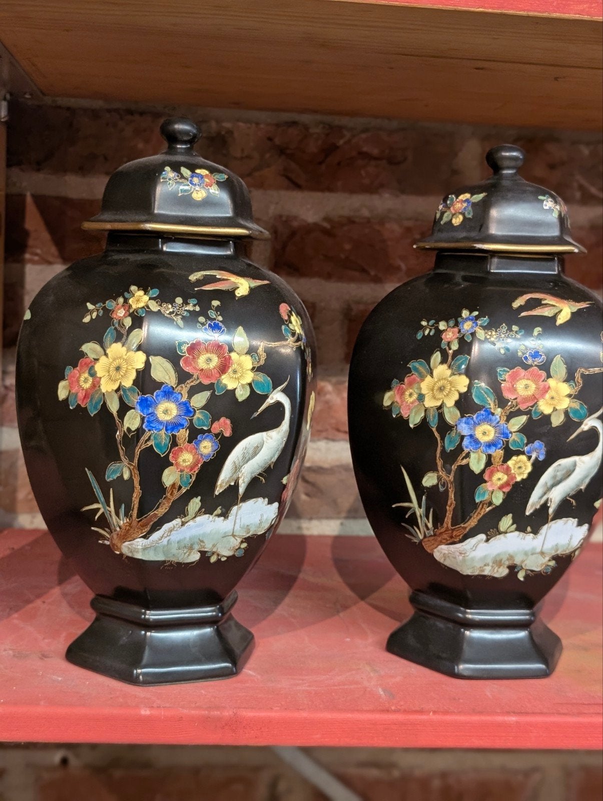 2 Engelse deksel vazen begin 1900  28 cm hoog. €135., Antiek en Kunst, Ophalen