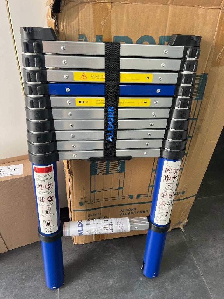 Te koop: Telescoop ladder 3.2 meter nieuw in doos, Doe-het-zelf en Verbouw, Nieuw, Ophalen of Verzenden, Ladder, Opvouwbaar of Inschuifbaar