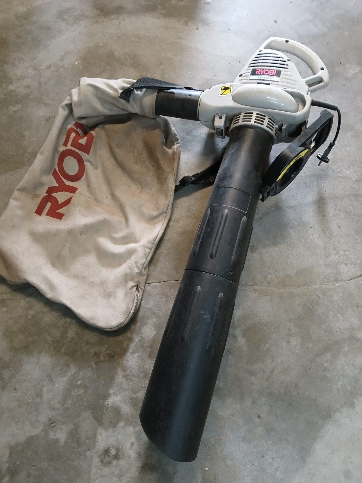 Ryobi bladblazer/bladzuiger met opvangzak, Tuin en Terras, Gebruikt, Met opvangzak, Handgedragen, Ophalen of Verzenden