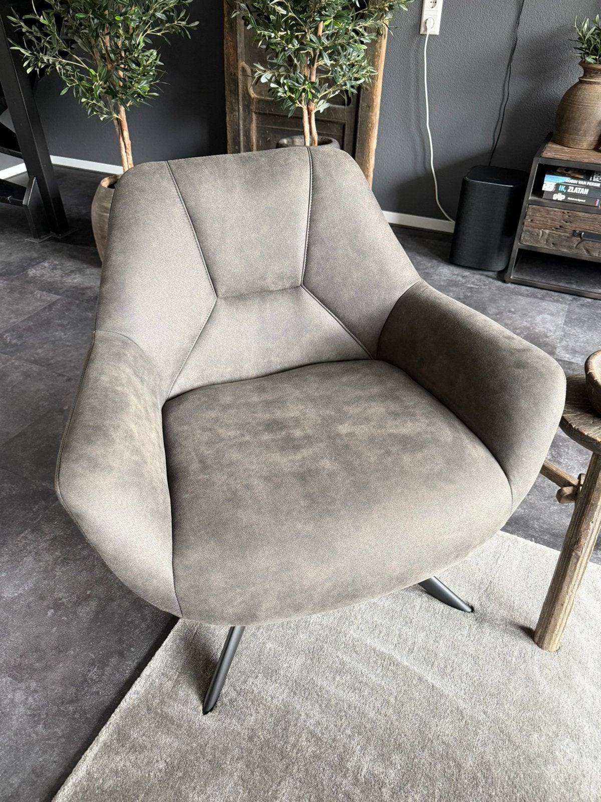 Grijze fauteuil, Ophalen, Zo goed als nieuw, Stof, 50 tot 75 cm