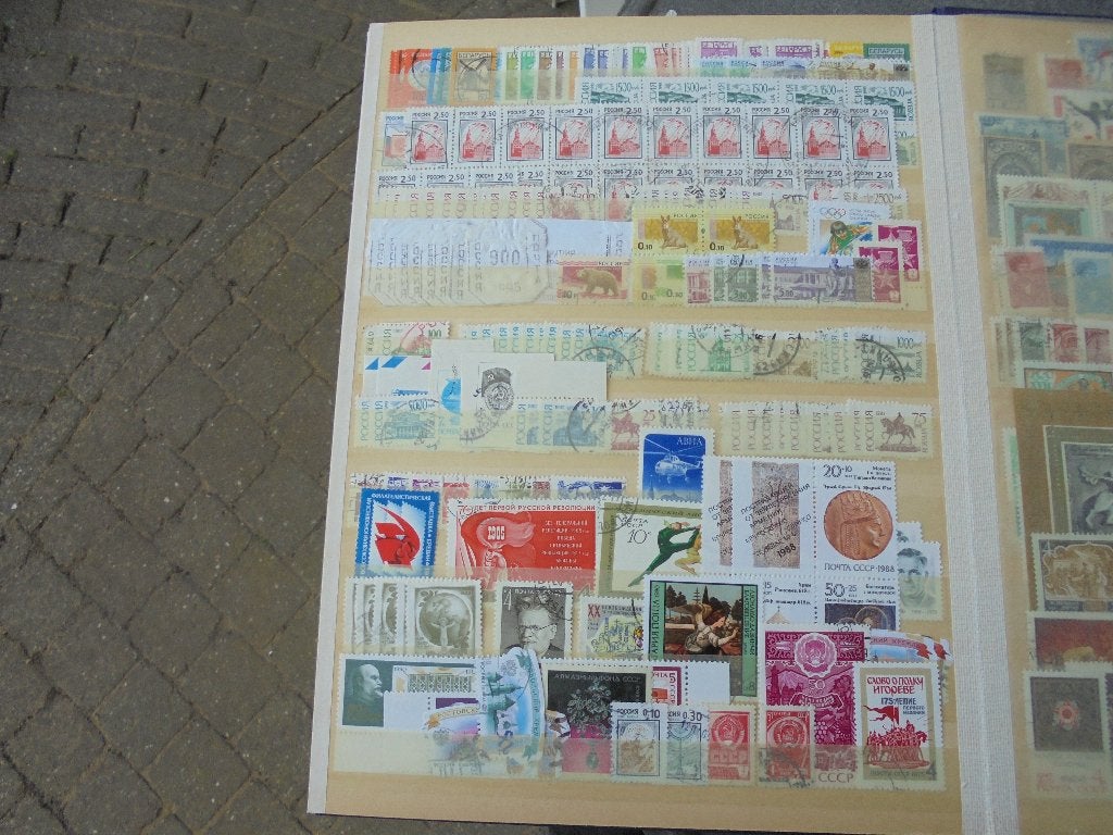 Rusland. USSR. Leuke restpartij op 3 blz. Veel, Postzegels en Munten, Postzegels | Volle albums en Verzamelingen, Ophalen of Verzenden