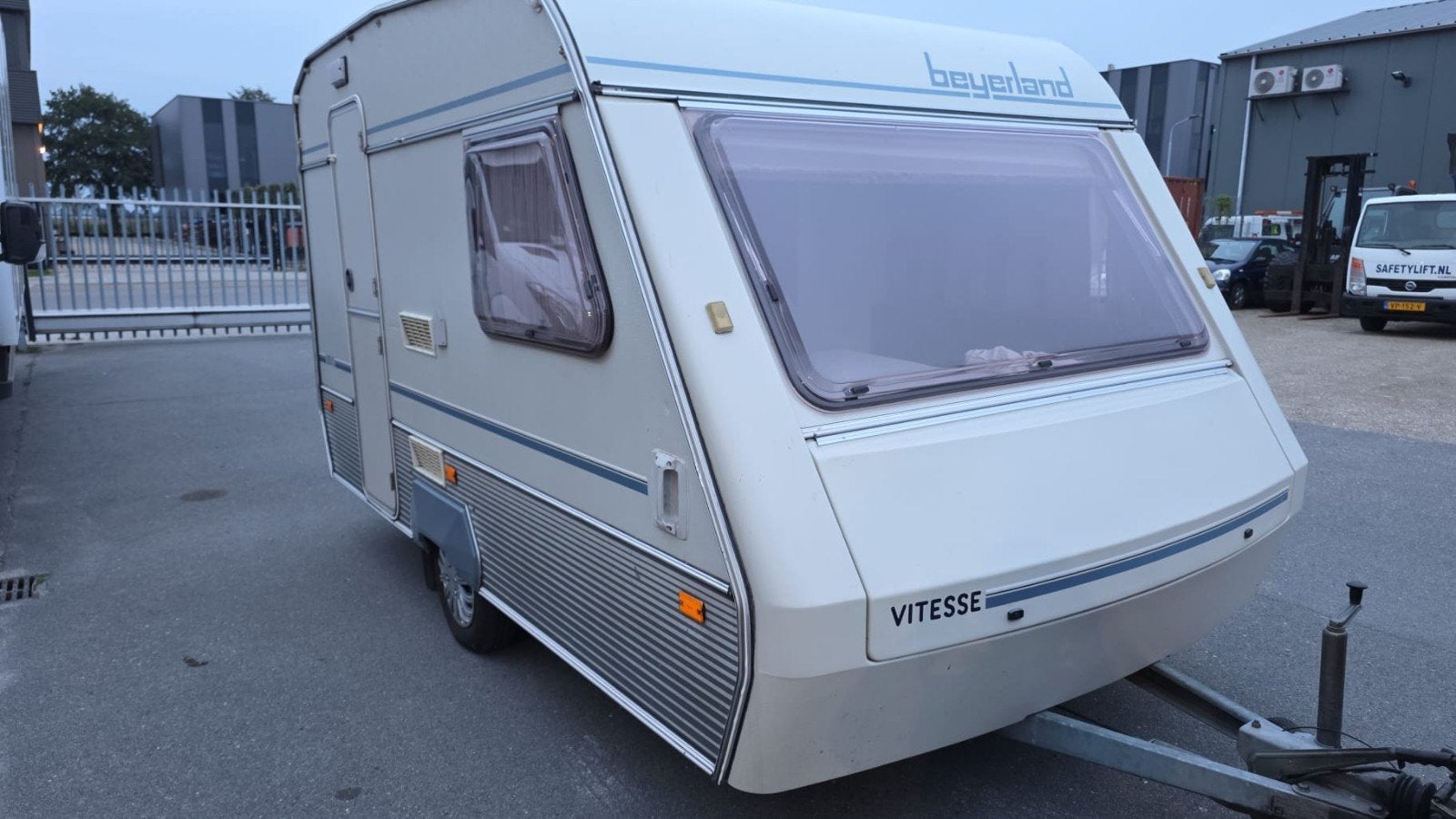 Beyerland Vitesse 350/2 - Compacte en complete caravan, Bedrijf, Tot en met 4, 500 - 750 kg, Beyerland