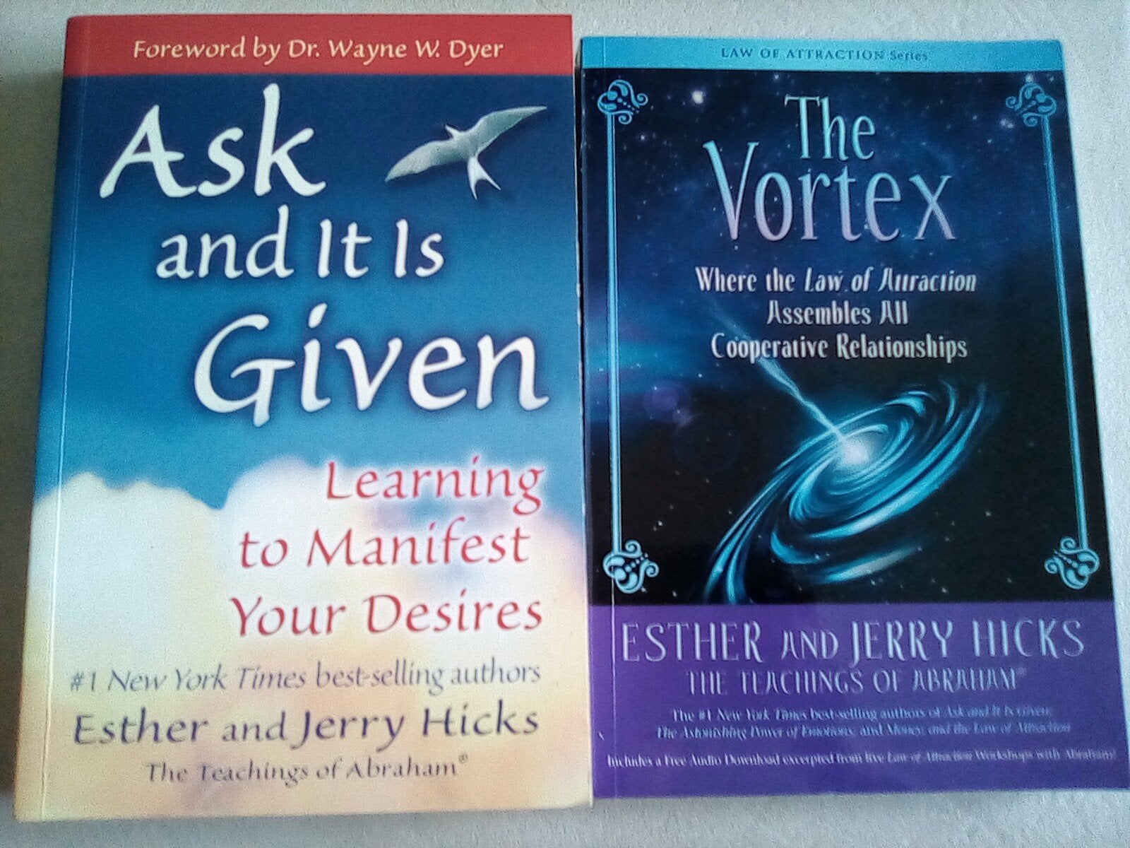 2x Esther and Jerry Hicks - Ask and it is given -The Vortex, Spiritualiteit algemeen, Overige typen, Ophalen of Verzenden, Zo goed als nieuw