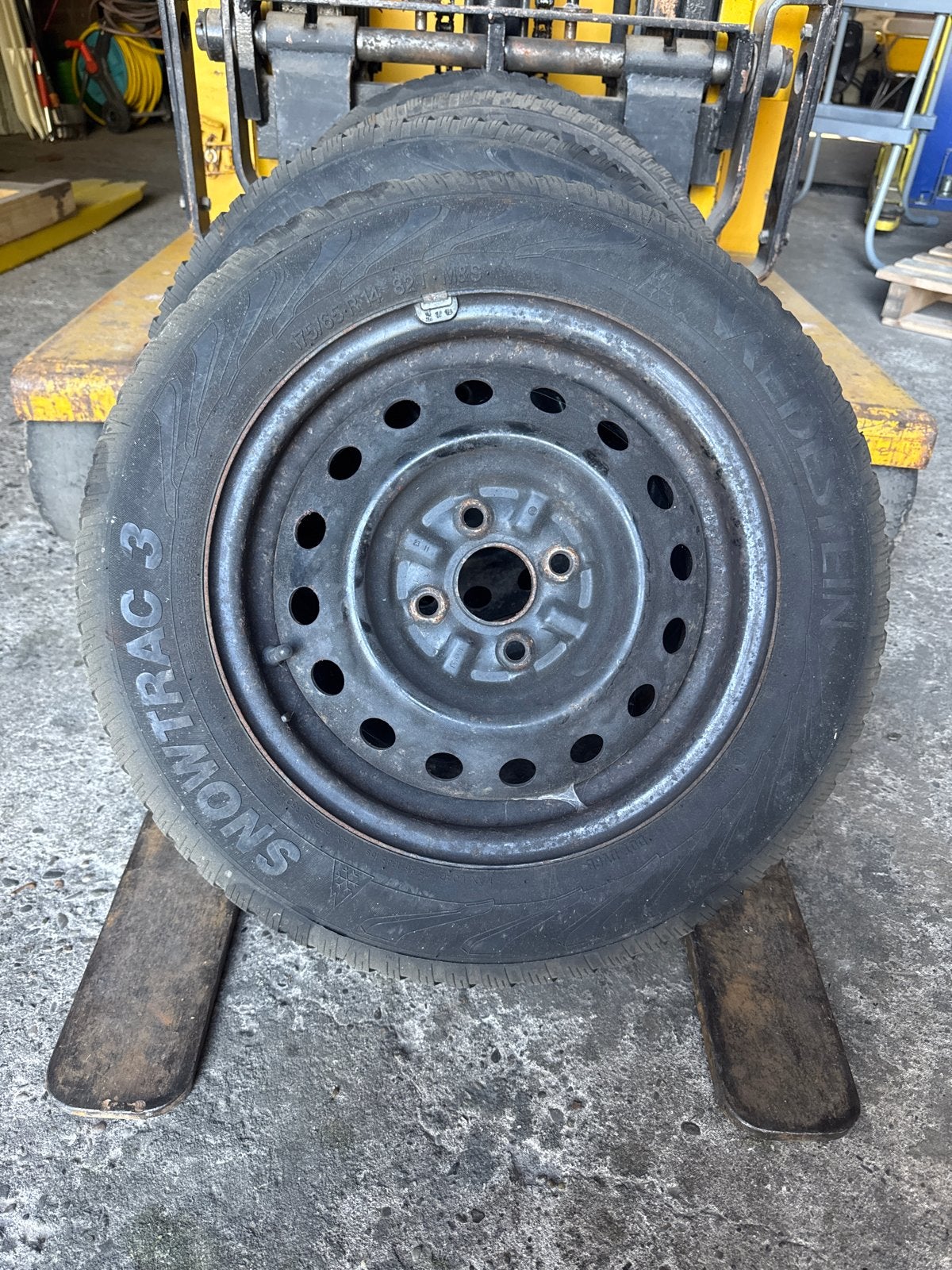 Winterbanden met velgen 175/65 R14 82T M+S, 14 inch, Gebruikt, 175 mm, Banden en Velgen