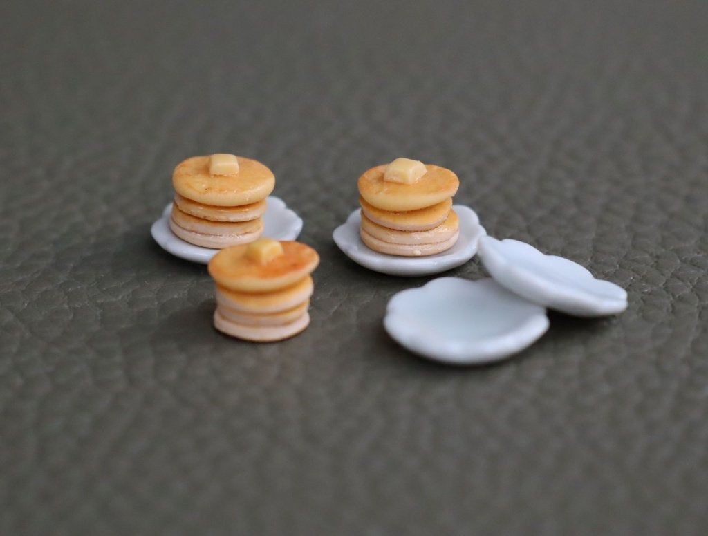 Stapeltjes van 4 pannenkoekjes op porseleinen bordje., Ophalen of Verzenden, Nieuw, Gebruiksvoorwerp
