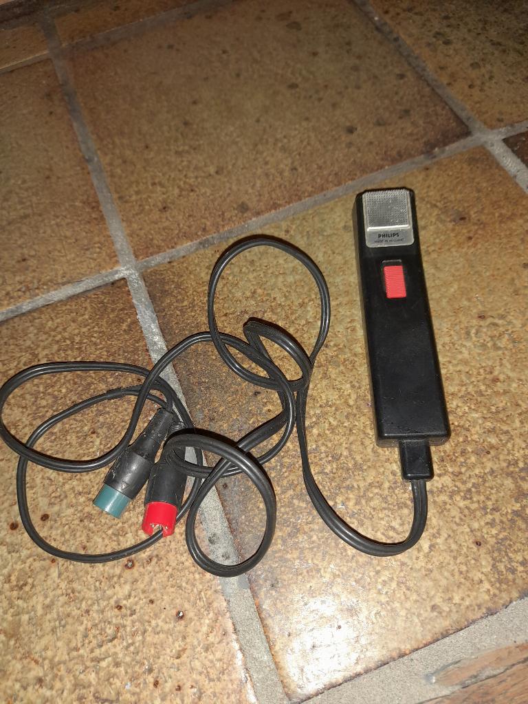 vintage jaren 60 microfoon van philips, Ophalen of Verzenden, Gebruikt, Zangmicrofoon
