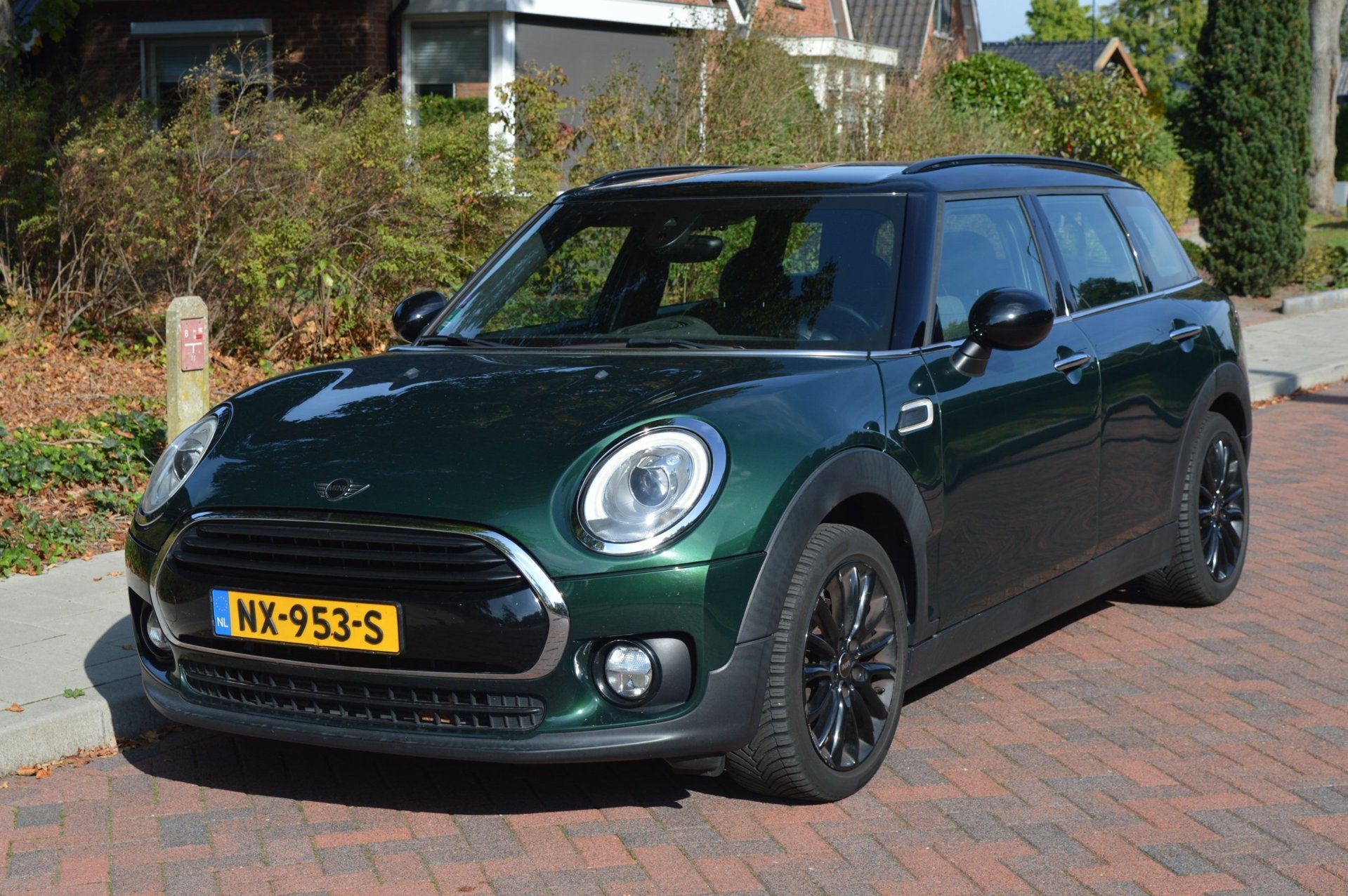 Mini Clubman 1.5 Cooper Chili Serious Business Volledig onde, Auto's, Dealer onderhouden, 136 pk, Gebruikt, Leder en Stof