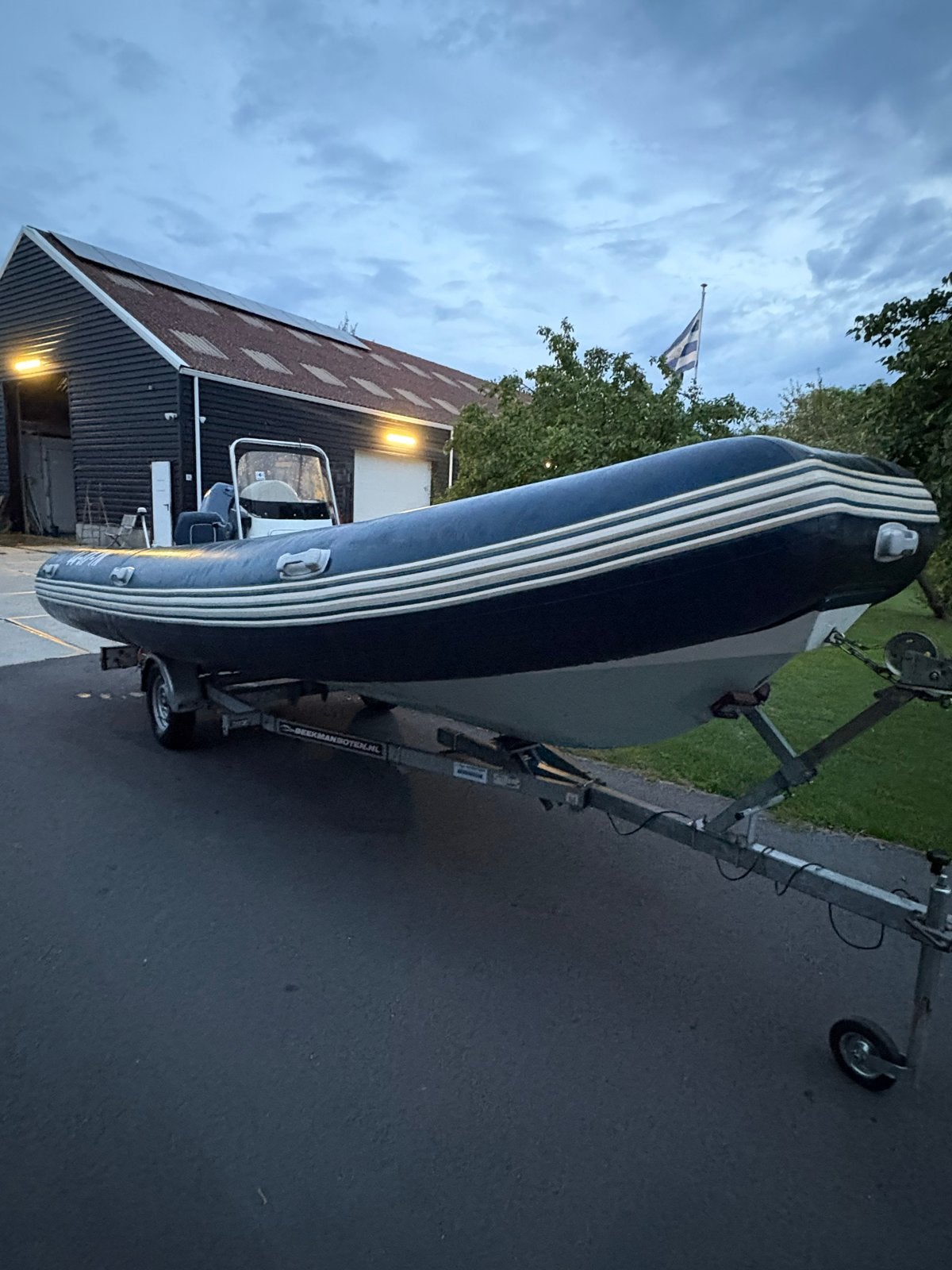 Dragon Marine 580 RHIB met Selva 80pk en Beekman trailer