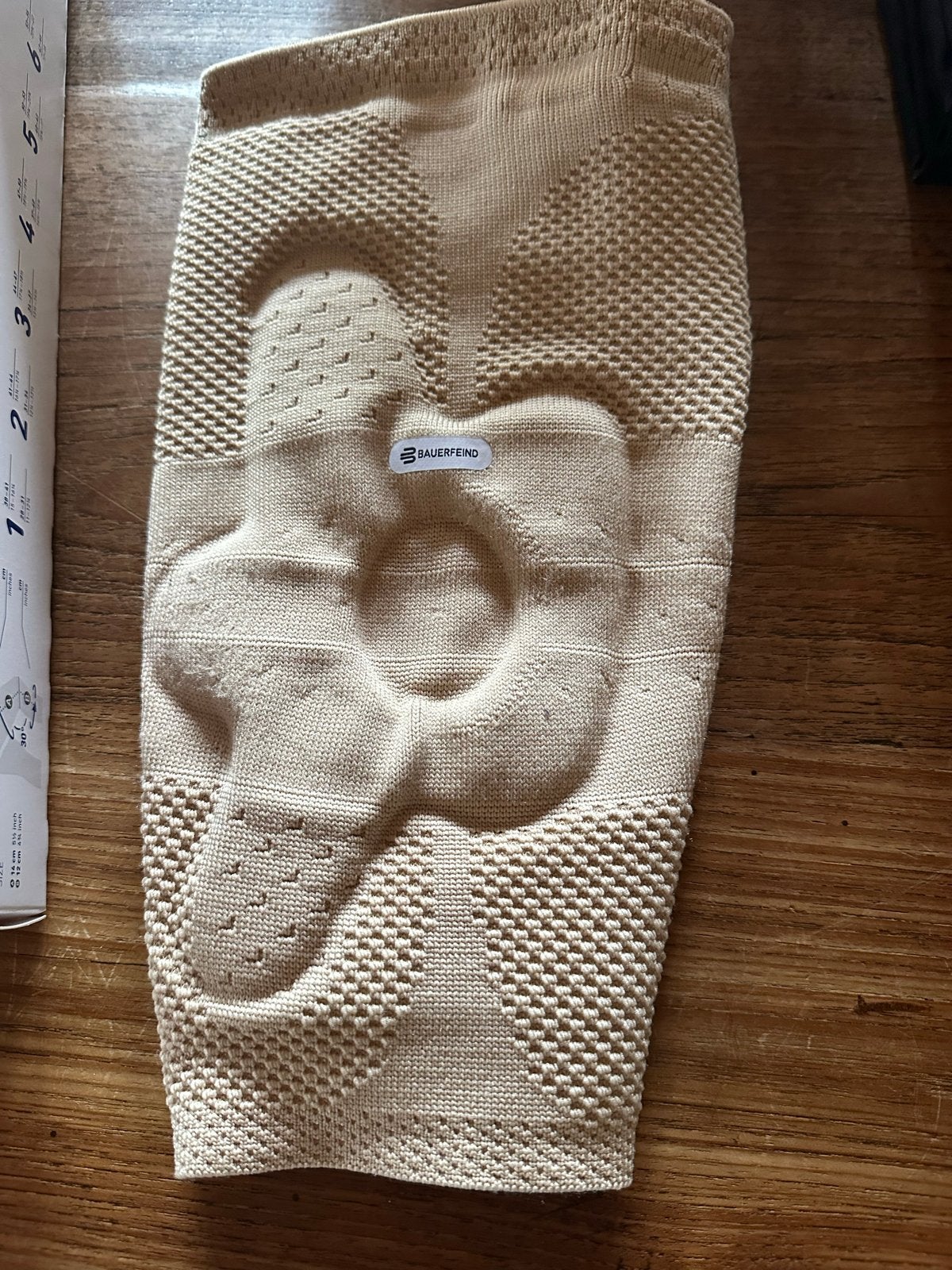 Bauerfeind kniebandage. Beige. Linkerknie., Diversen, Ophalen of Verzenden, Nieuw