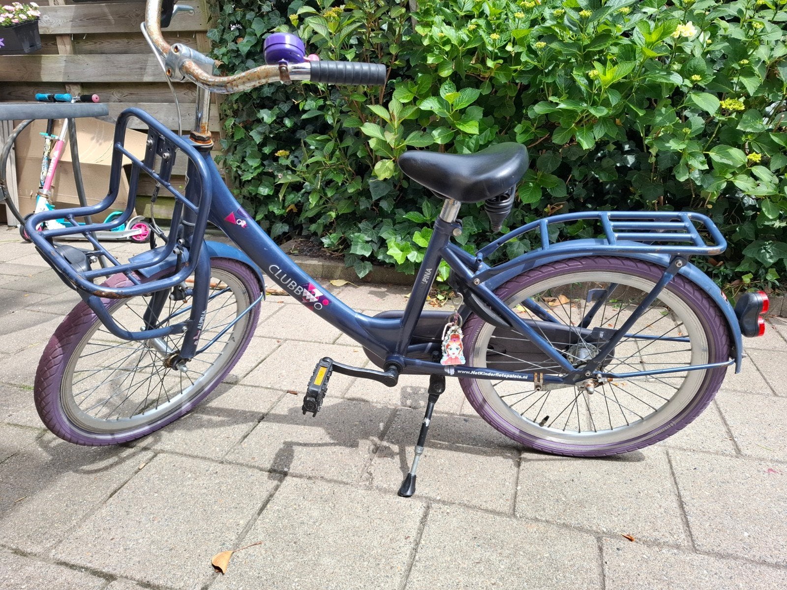 Kinderfiets Clubb Alpha 20 inch - Blauw met paarse accenten, Fietsen en Brommers, Fietsen | Meisjes, Ophalen, Terugtraprem, Gebruikt