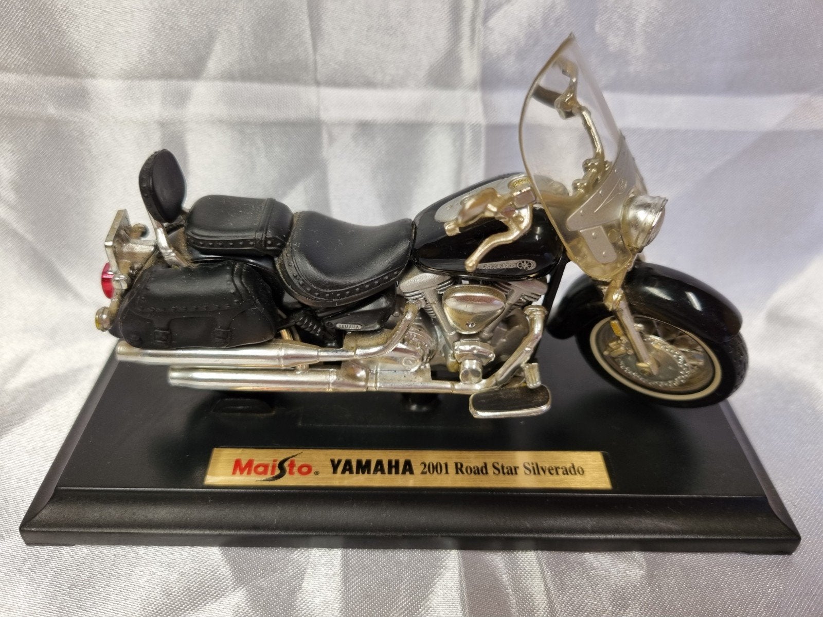 Maisto Yamaha 2001 miniatuur model., Verzamelen, Ophalen of Verzenden, Zo goed als nieuw, Overige typen