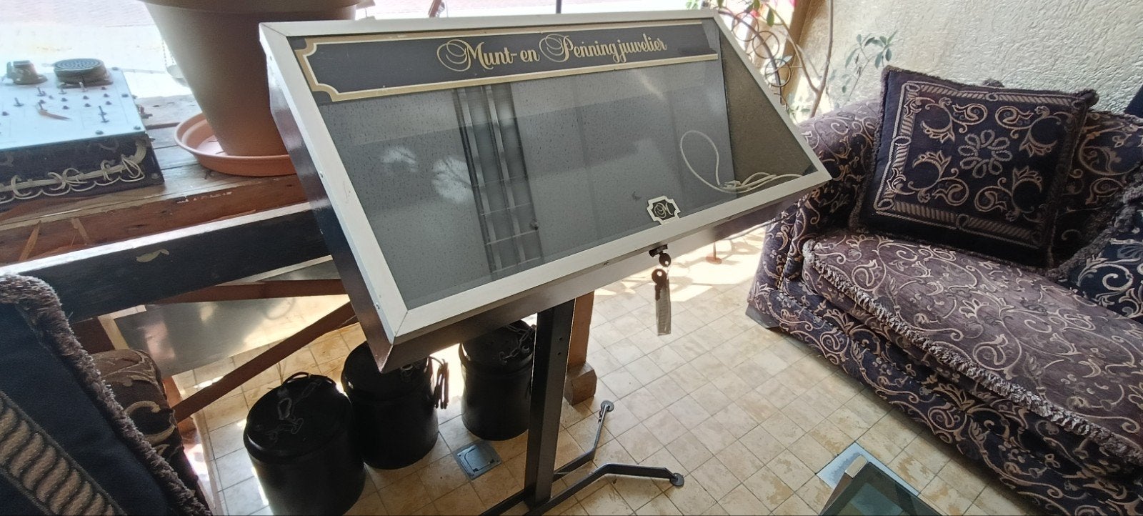 Oude munten sieraden display met verlichting, Antiek en Kunst, Ophalen