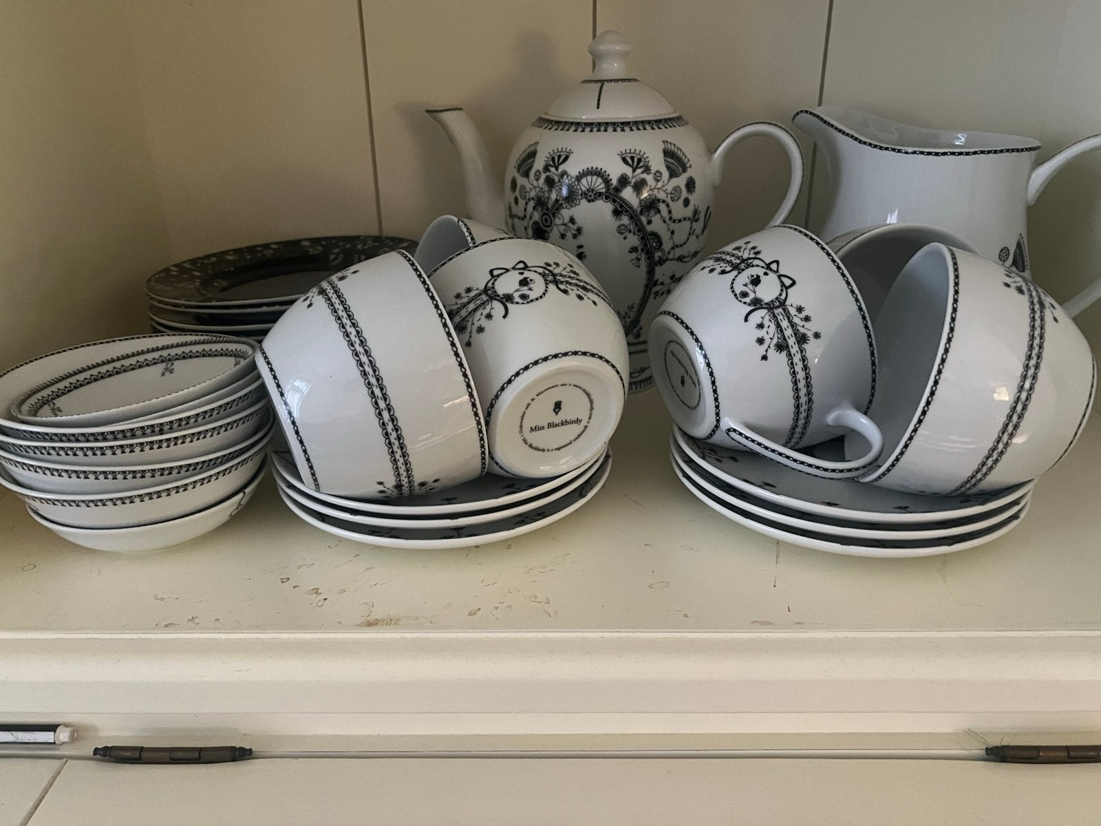 Miss Blackbirdy servies - zeer Compleet servies, Ophalen, Overige merken, Keramiek, Zo goed als nieuw