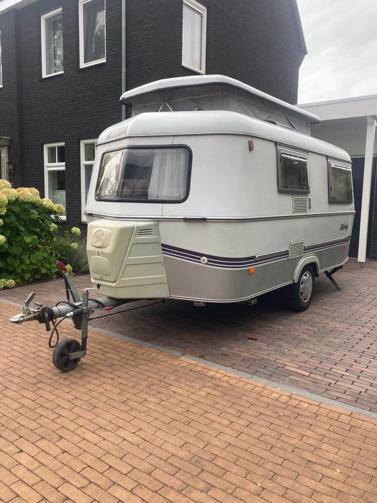 Eriba Triton caravan langslaper lengtebed, Caravans en Kamperen, Caravans, Schokbreker, Tot en met 3, Particulier, 4 tot 5 meter