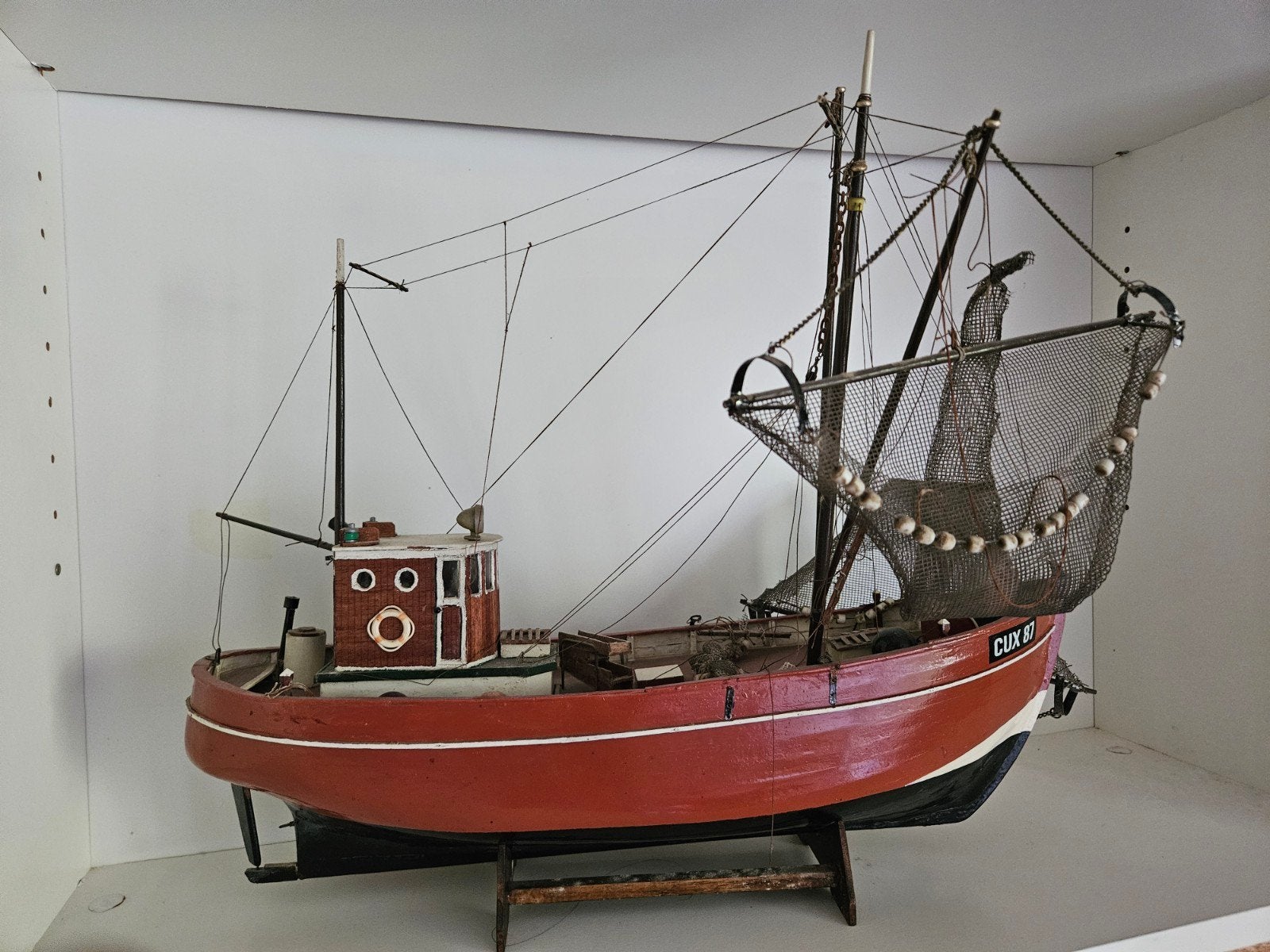 Prachtige vintage houten Billing Boats CUX 87 Krabbenkutter, Ophalen, Gebruikt, Groter dan 1:32, Overige merken