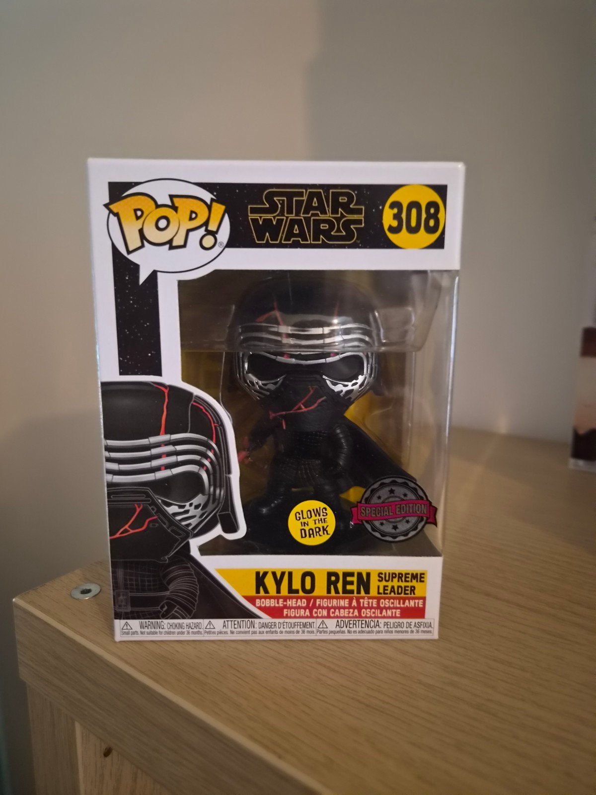 Funko Pop! Star Wars Kylo Ren Supreme Leader #308 GITD, Ophalen of Verzenden, Nieuw, Beeldje of Buste
