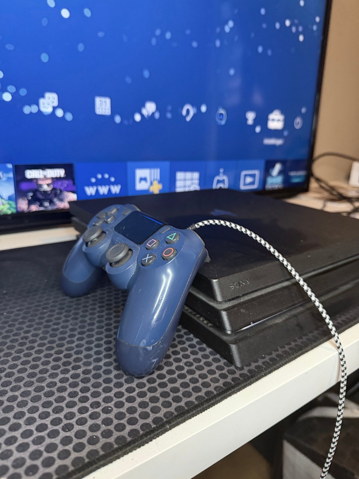 PS4 Pro 1TB met controller, Gebruikt, Ophalen of Verzenden, 1 TB, Met 1 controller
