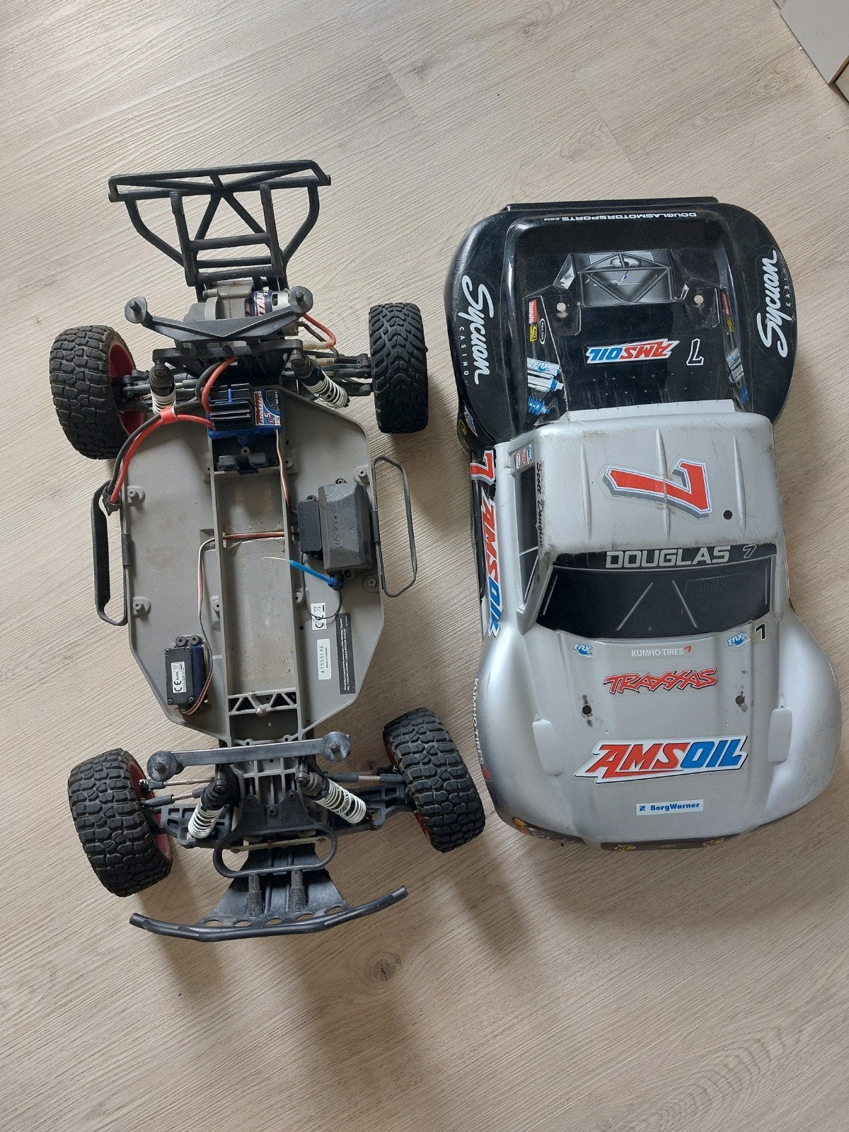 2 Traxxas RC auto's - 35 km/u met batterijen en lader, Elektro, Gebruikt, Auto offroad, Ophalen of Verzenden