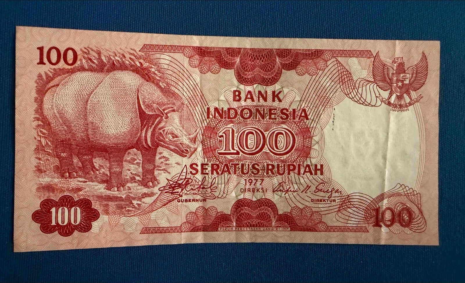 Indonesische 100 Roepia biljet uit 1977 met neushoorn, Ophalen of Verzenden, Zuidoost-Azië, Los biljet