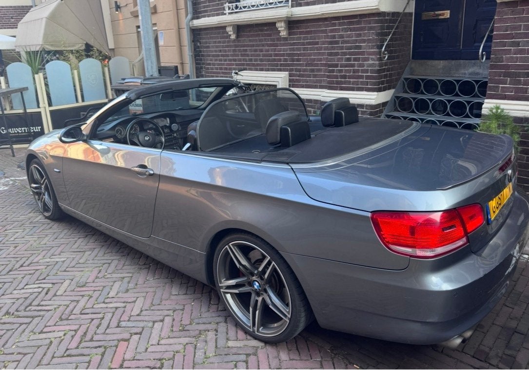 BMW 3-Serie 3.0 I 330 Cabrio AUT 2007 SPACE GREY, Auto's, BMW, Automaat, Achterwielaandrijving, Skiluik, Zwart
