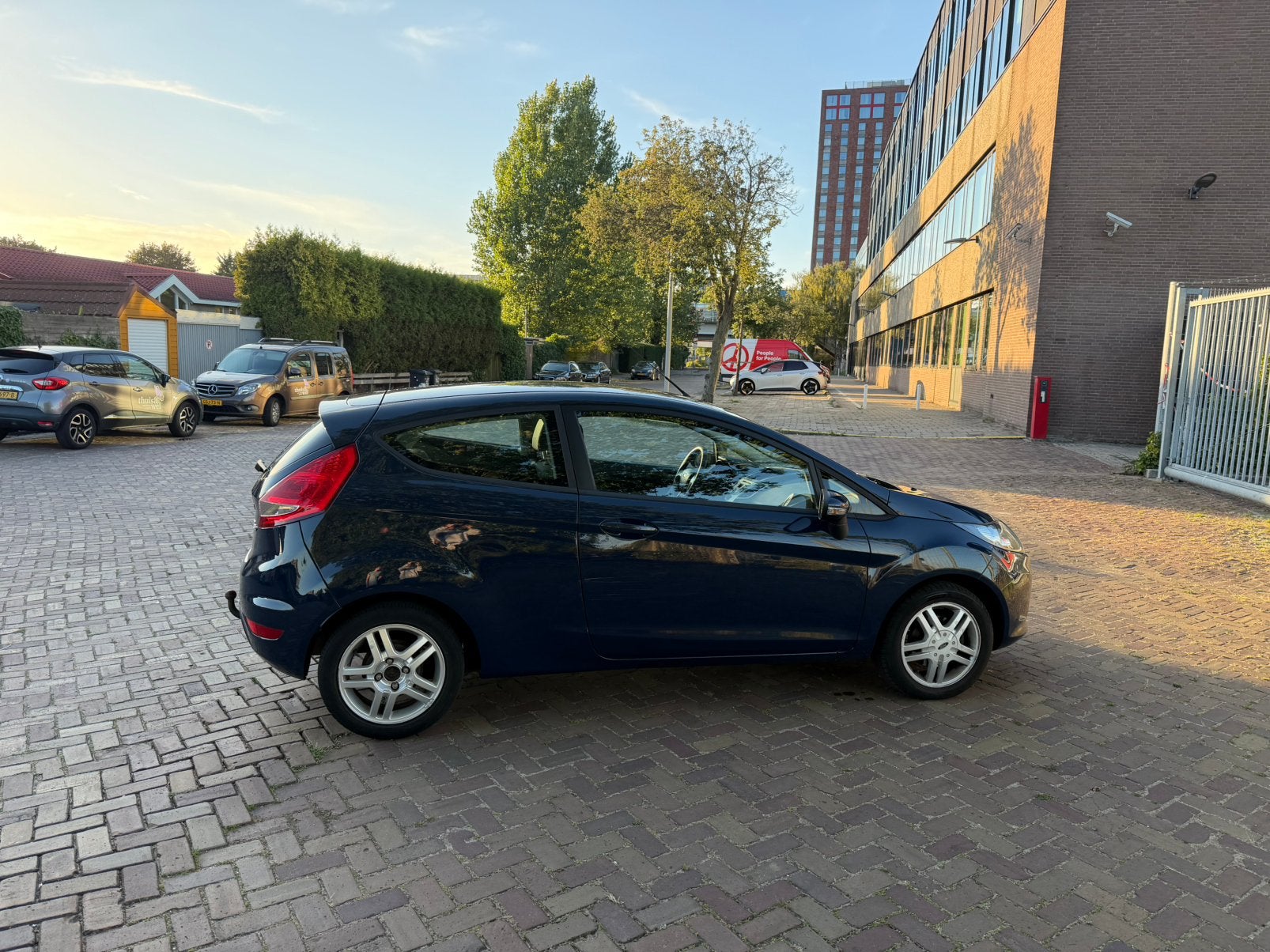 Foto 6 van Ford Fiësta 1.25 3DR AC/Cruise/Trekhaak/+Winterbanden Blauw
