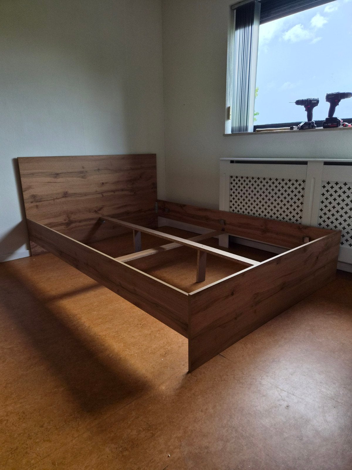 Nieuw bed 140200 met lattenbodem, Ophalen, Bruin, 140 cm, 200 cm