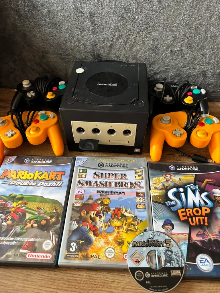 Gamecube pakket, Spelcomputers en Games, Spelcomputers | Nintendo GameCube, Ophalen of Verzenden, Zo goed als nieuw, Met 3 controllers of meer