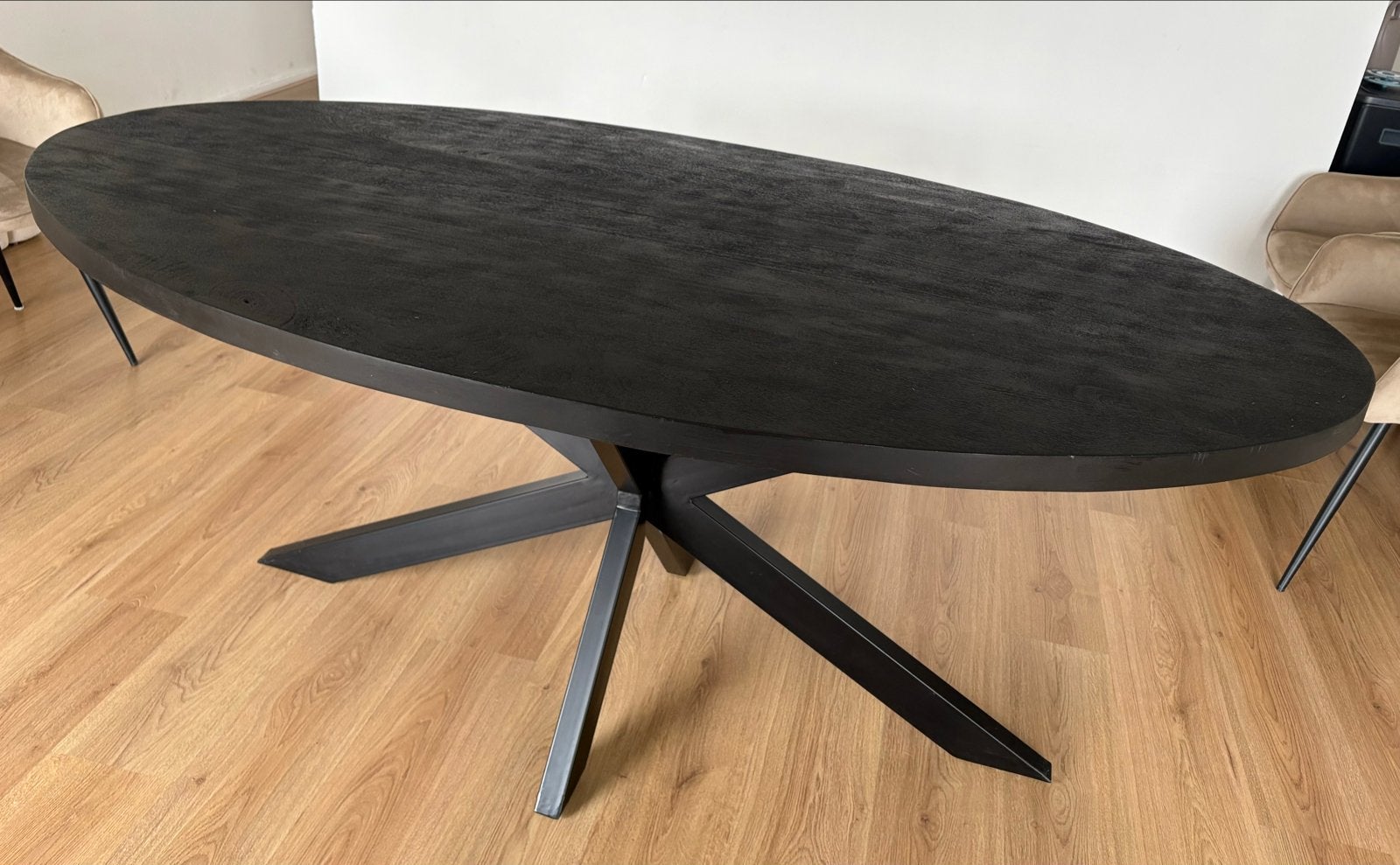 Zwarte mangohouten ovale eettafel (180x100 cm), Huis en Inrichting, Ophalen, 100 tot 150 cm, Zo goed als nieuw, Vijf personen of meer
