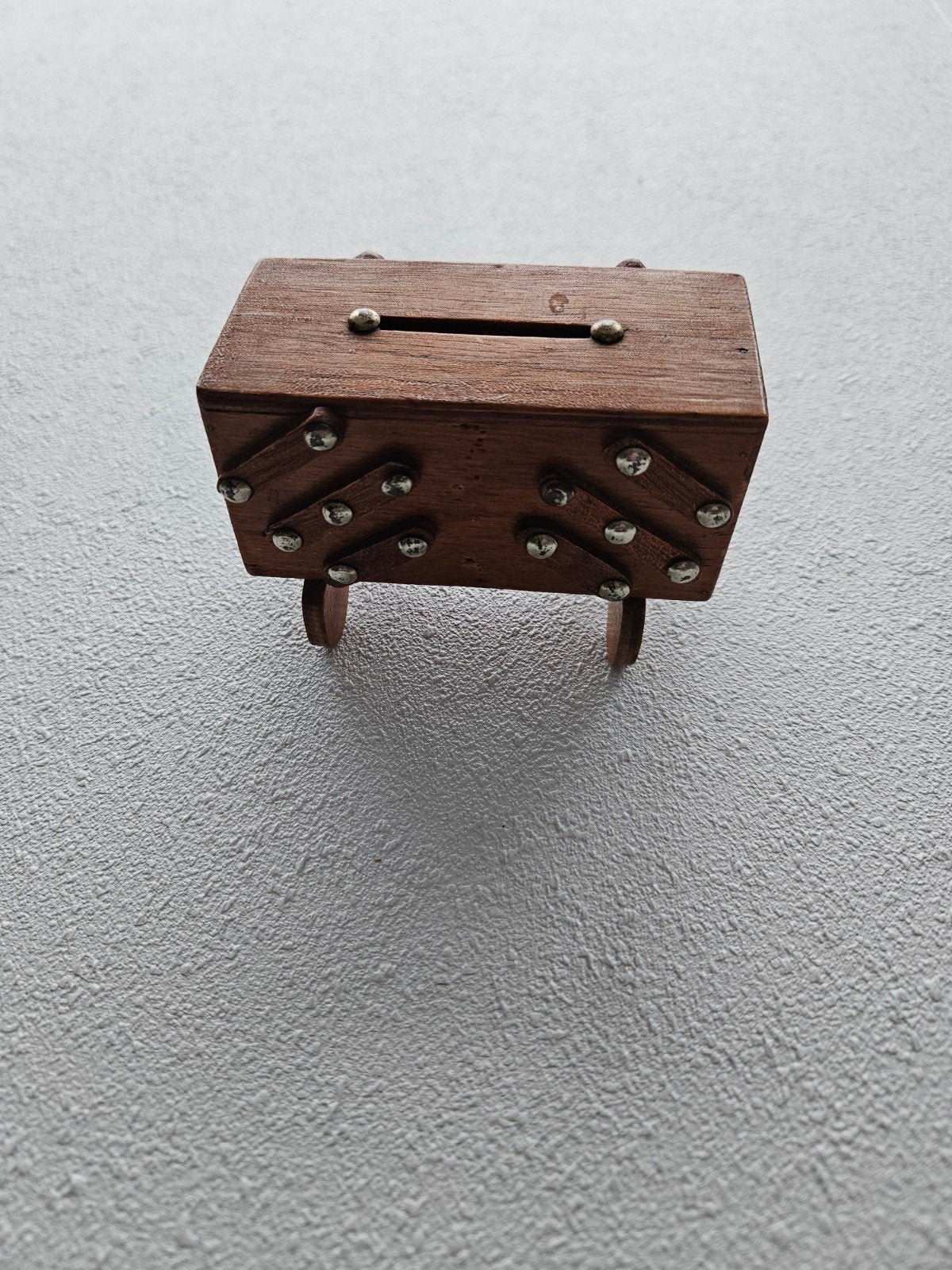 Vintage houten spaarpot - naaidoos, Verzamelen, Ophalen of Verzenden, Gebruikt, Hout, Overige thema's