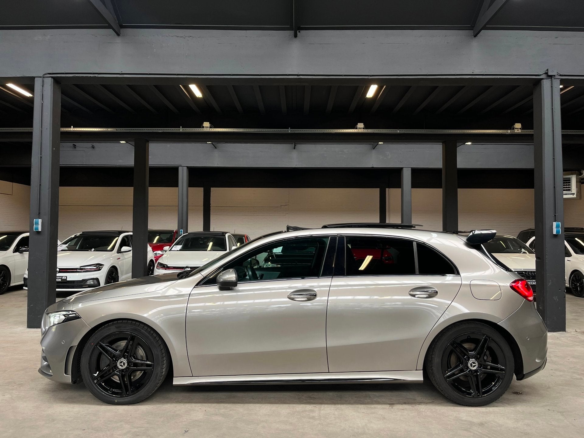 Mercedes-Benz A-klasse 220 Launch Edition Premium Plus Burme, Auto's, Mercedes-Benz, Gebruikt, Euro 6, Leder en Stof, Origineel Nederlands
