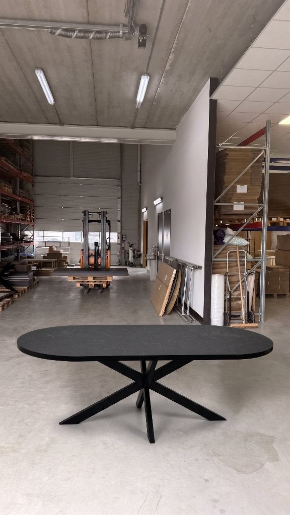 Platovaal eettafel zwart staal en marmer melamine, Huis en Inrichting, Ophalen, 100 tot 150 cm, Vijf personen of meer, Overige houtsoorten