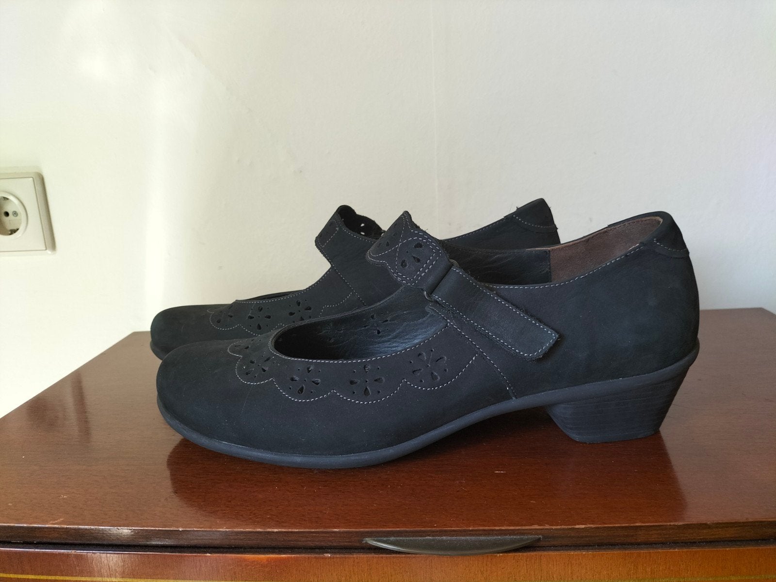 pumps van Durea maat 8 = 42 nu slechts 10 euro!, Kleding | Dames, Schoenen, Ophalen, Durea, Pumps, Zwart