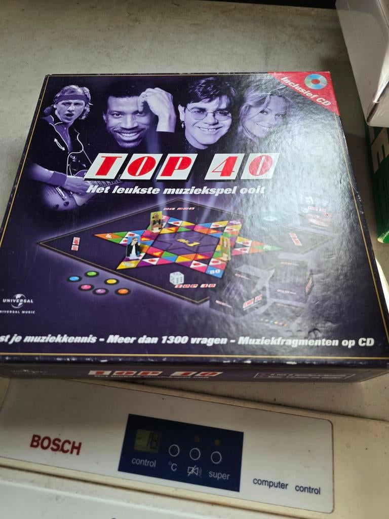 Top 40 Muziekspel: Het leukste muziekspel ooit!, Vijf spelers of meer, Ophalen of Verzenden, Gebruikt, Universal Music