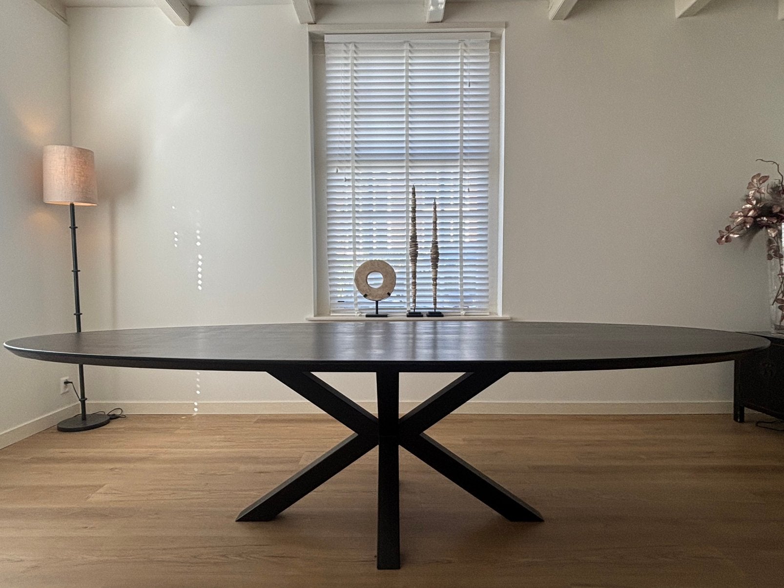 Grote ovale eettafel 300 cm – zwart massief eiken, Ophalen, Gebruikt, Eikenhout, 200 cm of meer