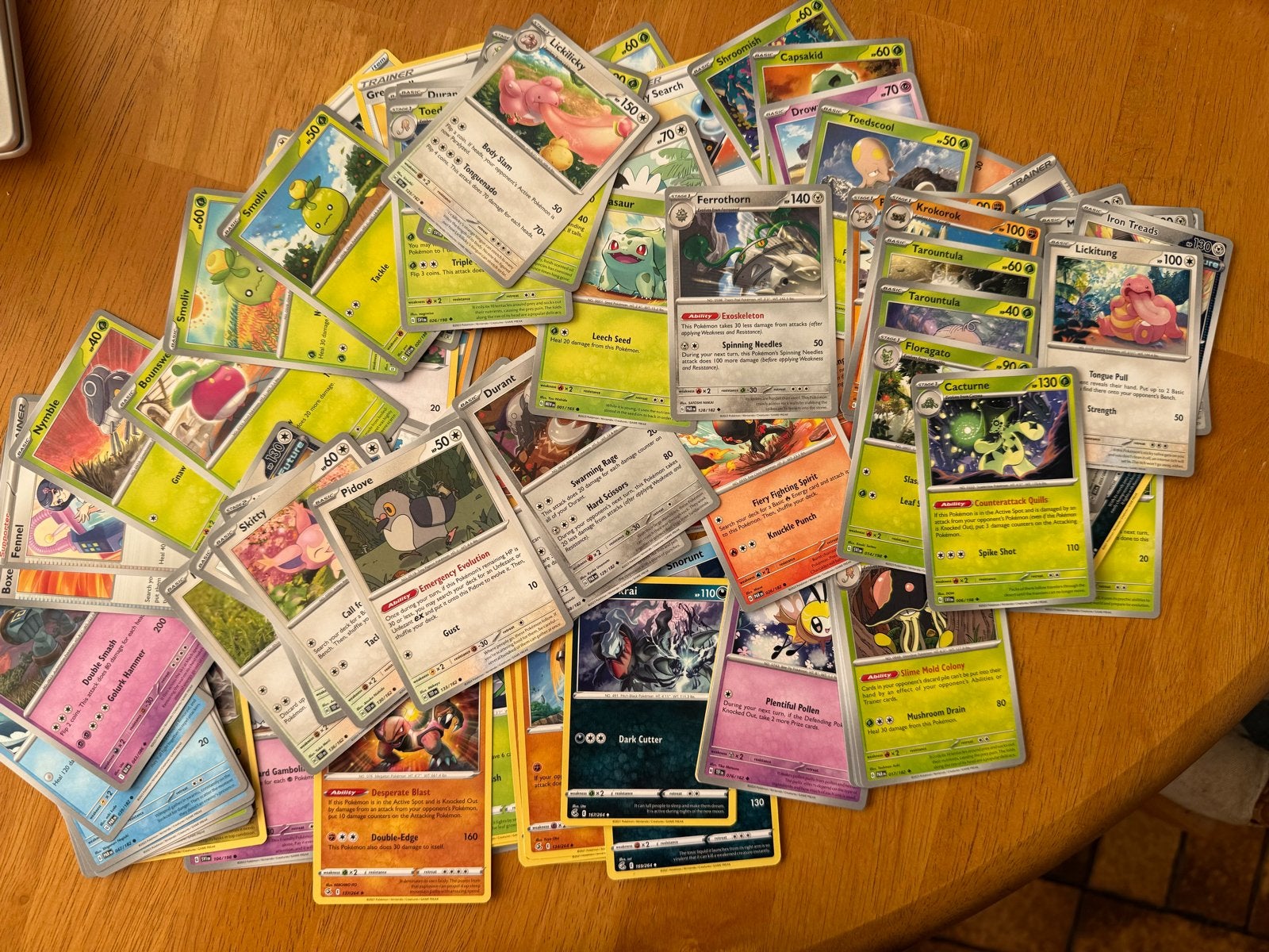 200 stuks Pokémon kaarten - Diverse sets en zeldzaamheden