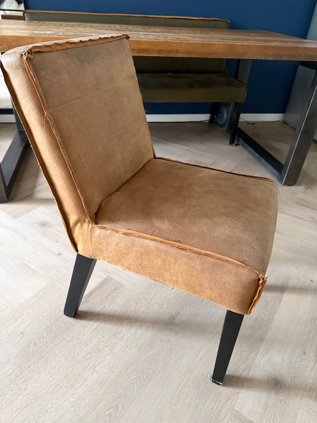 Foto 5 van Eettafel met bank en stoelen - Be Pure