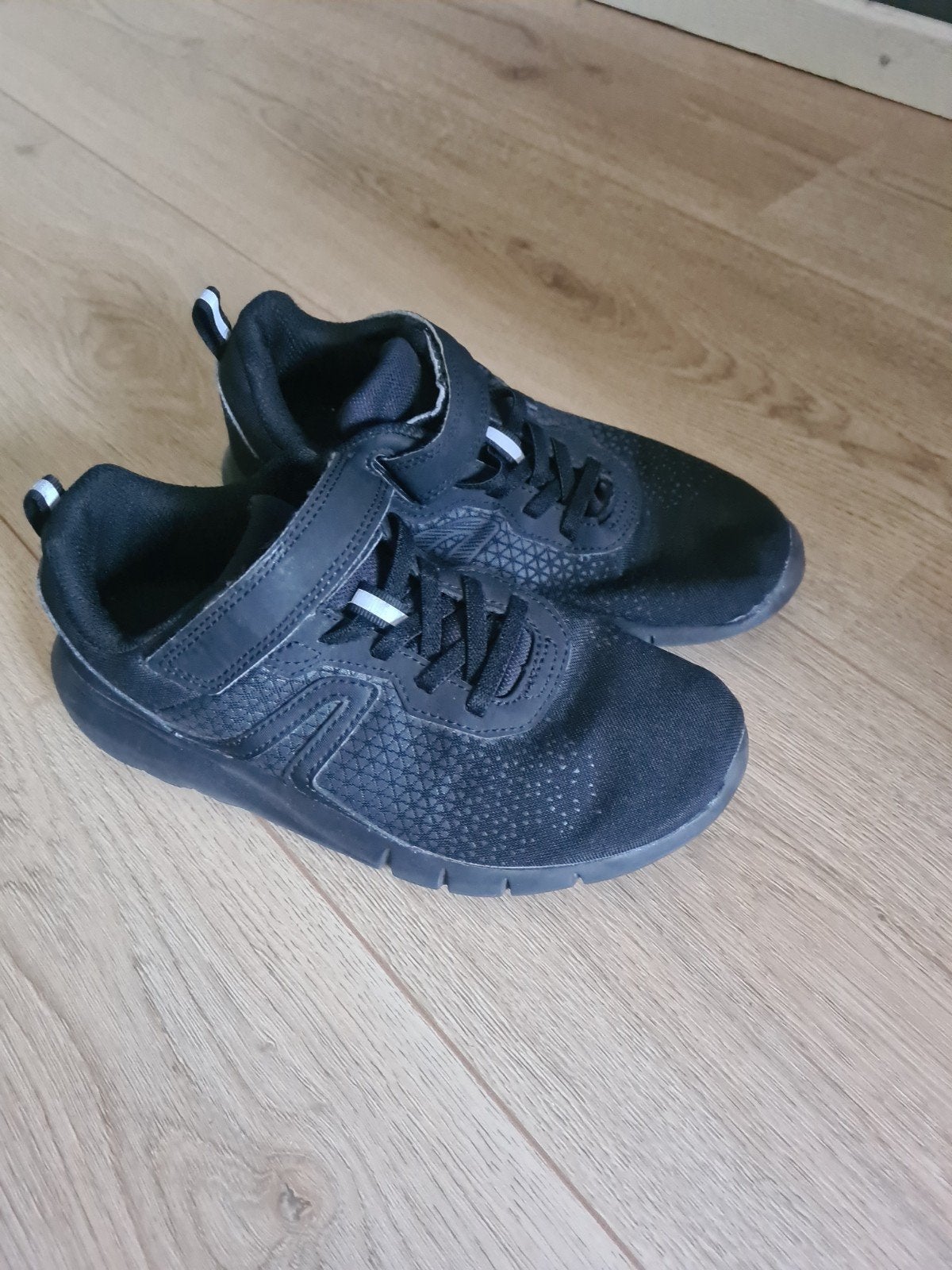 Gymschoenen maat 34, Ophalen of Verzenden, Zo goed als nieuw, Newfeel, Jongen of Meisje