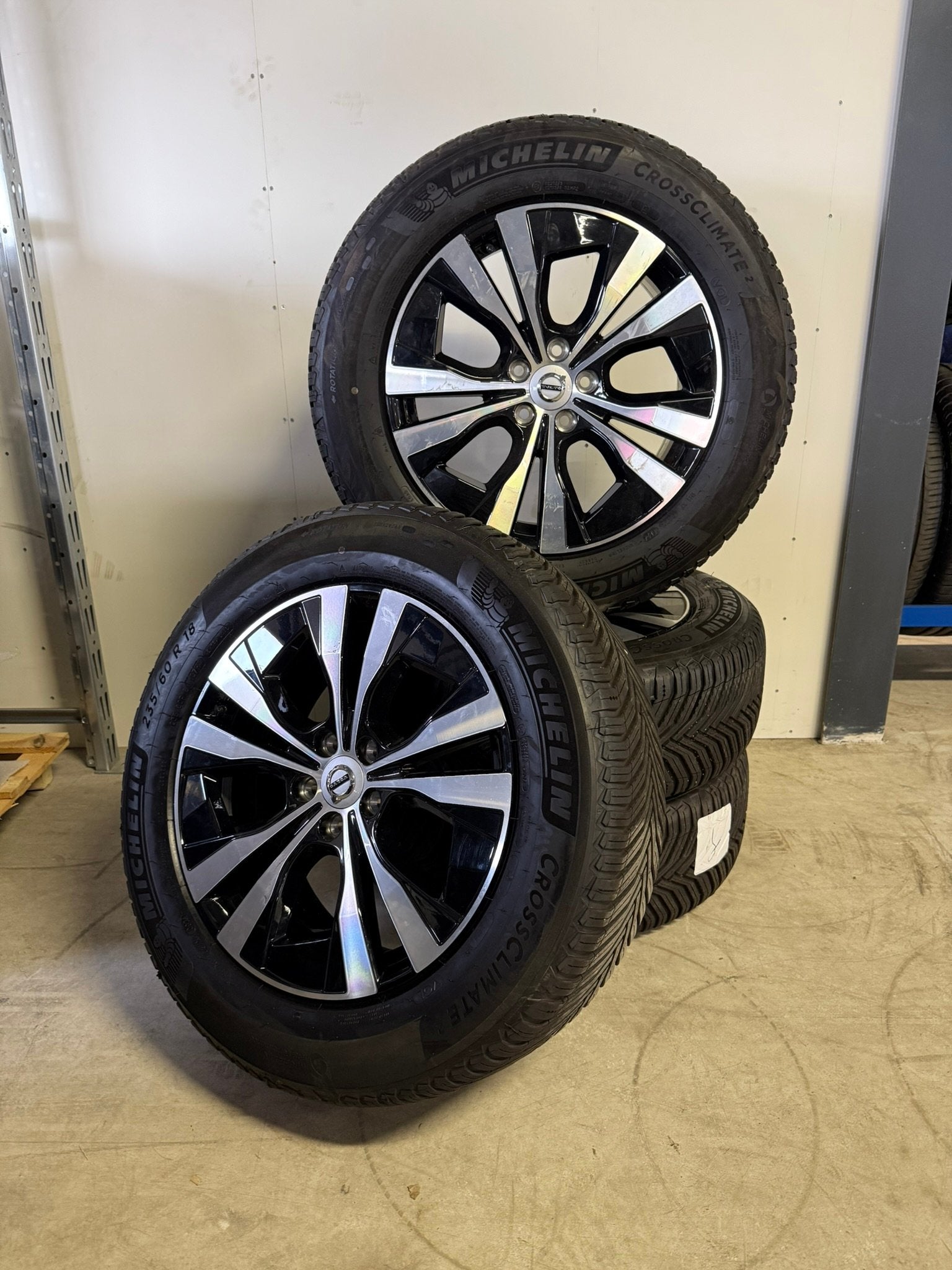 18'' 5-spaaks BDC - XC60 - Michelin Cross Climate - 235/60 R, Auto-onderdelen, Banden en Velgen