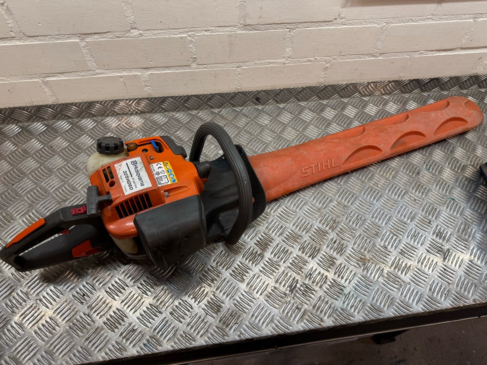Husqvarna 325HD60 Heggenschaar - Benzine, Ophalen of Verzenden, Gebruikt, Benzine