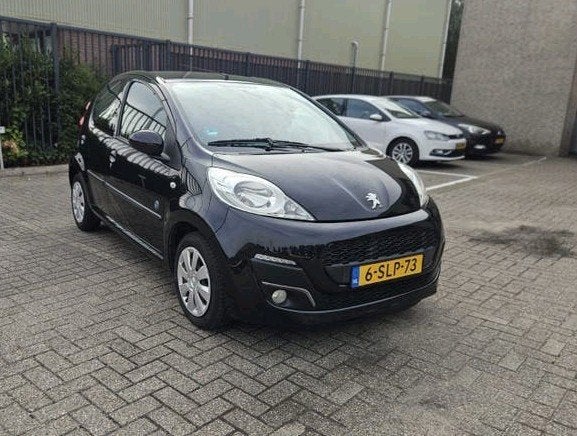 Peugeot 107 1.0 12V Envy. Facelift., Auto's, Peugeot, Voorwielaandrijving, 4 stoelen, Origineel Nederlands, Bedrijf