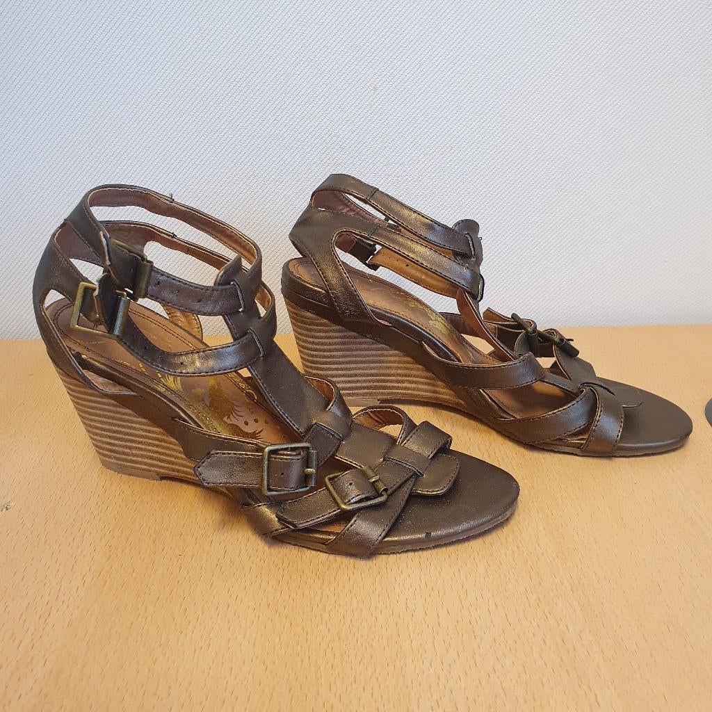 Zomerschoenen goudkleur, Kleding | Dames, Overige kleuren, Zara, Nieuw, Ophalen of Verzenden