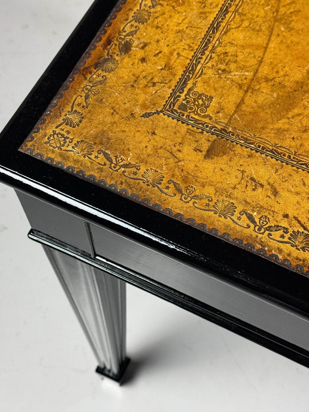 Engelse schrijftafel 19e eeuw zwart, Ophalen of Verzenden, Zo goed als nieuw, 50 cm, Q