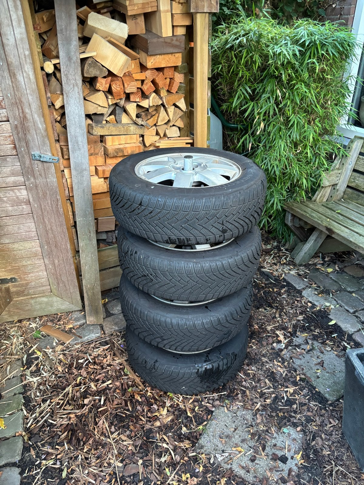 Vredestein Winterbanden met Velgen - 195/60 R15, Ophalen, Gebruikt, 15 inch, Banden en Velgen