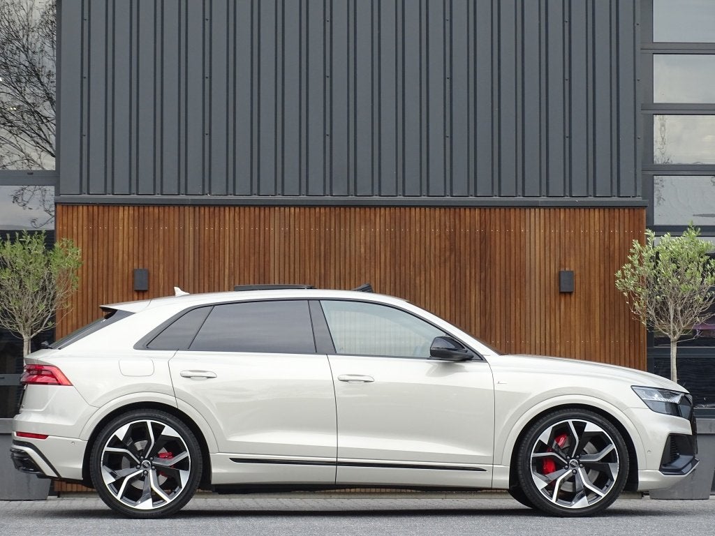 Audi Q8 60 TFSIe 462PK Quattro S-line / Massage / B&O / Audi, Auto's, Automaat, Dealer onderhouden, 14 kWh, Gebruikt