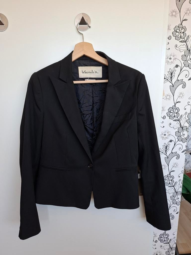 Stijlvol zwart jasje van Vanilia, Maat 38/40 (M), Vanilia, Zwart, Ophalen of Verzenden