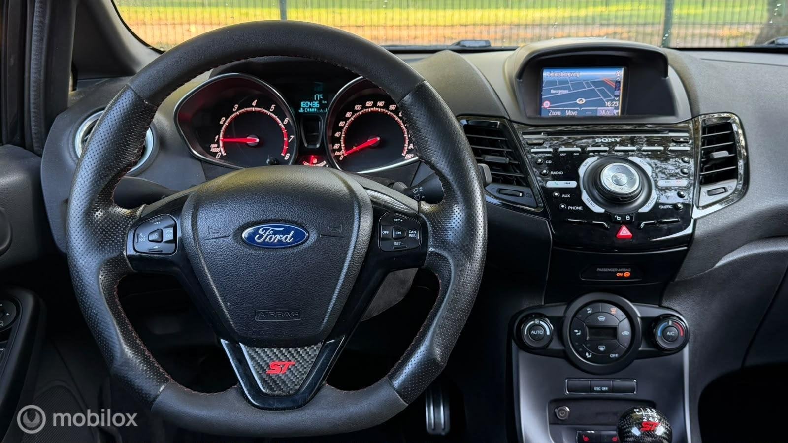 Foto 14 van Ford Fiesta ST 1.6| Milltek | Maxton | Carbon | Pops & Bangs