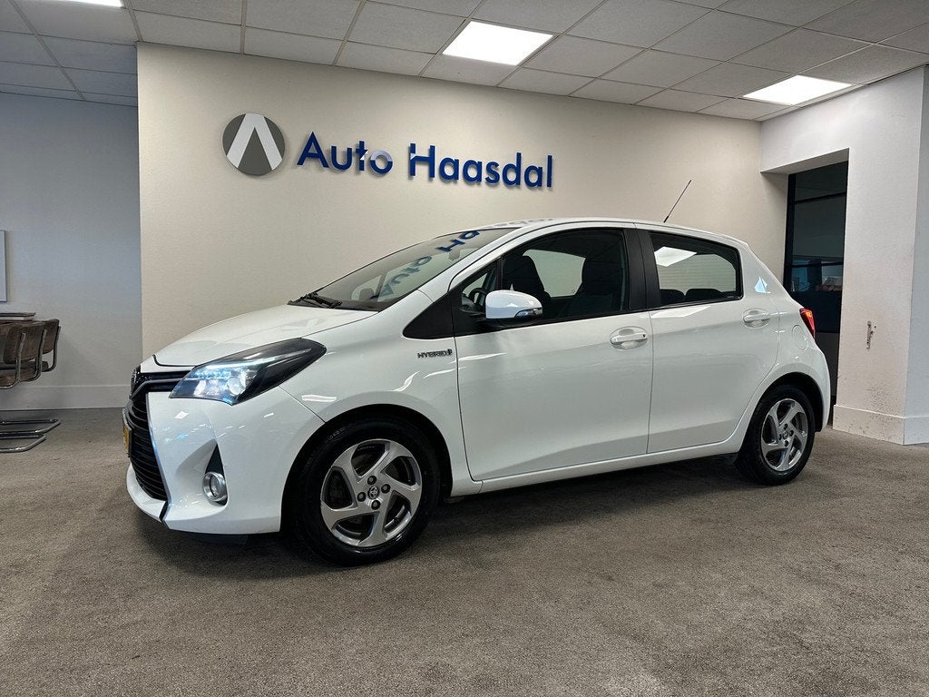 Toyota Yaris 1.5 Hybrid Aspiration|CAMERA|FACELIFT|BLUETOOTH, Auto's, Toyota, Gebruikt, 4 cilinders, Bedrijf, Hybride Elektrisch/Benzine