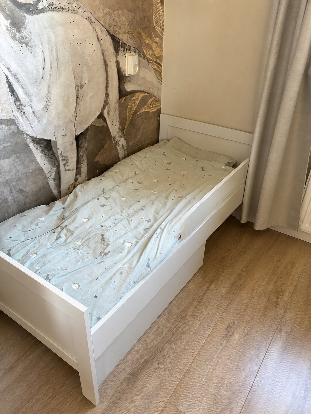 Europe baby peuterbed incl lade en uitvalbeveiliging, Ophalen, Zo goed als nieuw, Eenpersoons, Hout