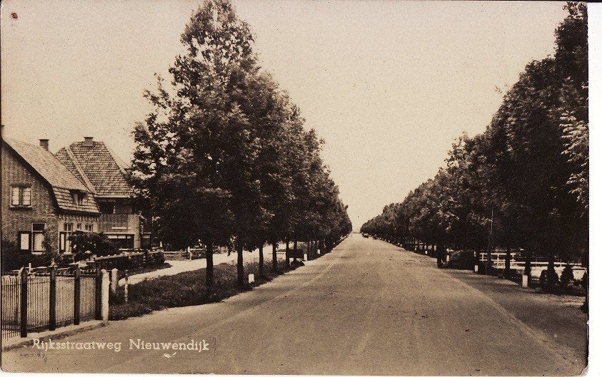 Nieuwendijk Rijksstraatweg 1942 -mooie fotoglanskaart-, Verzamelen, Ophalen, 1940 tot 1960, Gelopen, Noord-Brabant