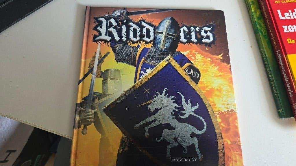Kinderboek ridders, Ophalen of Verzenden, Gelezen, Non-fictie